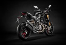 Anteprima Ducati MY2020: Il Monster 1200 S diventa “Black on Black”