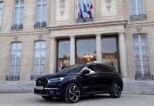 DS 7 CROSSBACK PRESIDENZIALE esposta all’Eliseo per le giornate europee del patrimonio