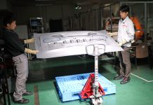 Nissan insegna ai robot a costruire i ricambi per le auto