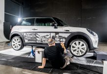 MINI celebra 60 anni di storia a Lucca Comics&Games con una MINI appositamente disegnata dal famoso fumettista Giuseppe Palumbo.