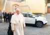 IL GRUPPO RENAULT CONSEGNA UNA DACIA ESCLUSIVA A PAPA FRANCESCO