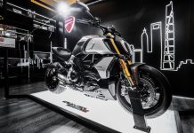 Ducati Diavel 1260, icona del design italiano, presente in Cina al Salone del Mobile.Milano Shanghai