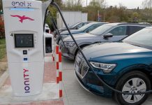 Audi e-tron Charging Service: 0,31 euro/kWh per la ricarica IONITY