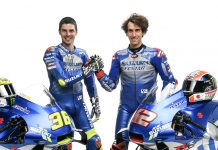 Il Team Suzuki Ecstar si veste di blu e argento