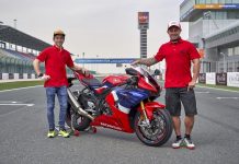 I piloti Honda a bordo della nuova CBR1000RR-R Fireblade SP sulla pista di Losail, in Qatar