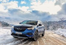 Frank Jordan presenta l’elettrificazione Opel 2020: Grandland X plug-in Hybrid e le altre