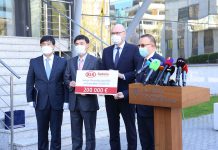 Kia Motors Slovakia dona 375.000 € per la lotta a COVID 19