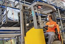 ŠKODA garantisce la fornitura costante di ricambi originali a sostegno dei Clienti e della comunità