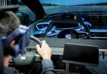 Al volante di nuova SEAT Leon per la prima volta con la realtà virtuale