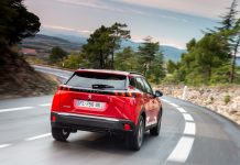 NUOVO SUV PEUGEOT 2008 Il dinamismo passa anche dai terminali