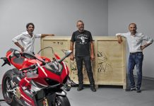 Consegnata a Borgo Panigale la Superleggera V4 001/500