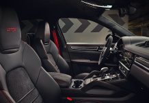 Porsche Cayenne GTS e Cayenne Coupé GTS: le sportive sfoggiano interni in Alcantara