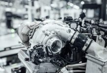 Mercedes-AMG innalza il grado di efficienza e prestazioni con il turbocompressore a gas di scarico con motore elettrico integrato