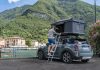 Una location top con vista lago: esplorare il Nord Italia a bordo di MINI Cooper S Countryman ALL4 con tenda sul tetto.