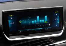 PEUGEOT e-208 & e-2008 DA OGGI ORDINABILI ANCHE CON CARICATORE DI BORDO DA 11 kW Per ricaricare si impiega il 30% del tempo in meno