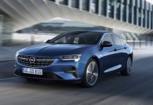 L’ammiraglia in forma smagliante: la nuova Opel Insignia si distingue per le linee tese e la migliore tecnologia di illuminazione del segmento
