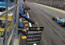 DUE CAMPIONI SI RITROVANO PER IL PASSAGGIO DI TESTIMONE DA RENAULT AD ALPINE