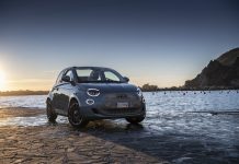 La Nuova 500 è la “Migliore cabrio dell’anno” e la “Migliore city car elettrica” secondo la rivista inglese What Car?