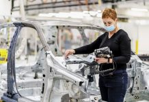 ŠKODA AUTO inaugura un nuovo centro per la costruzione di muletti e prototipi