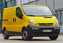 Buone consegne a tutti! Opel Vivaro festeggia il 20° compleanno