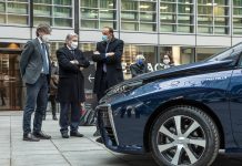 TOYOTA MOTOR ITALIA PRESENTA LA MIRAI AGLI ASSESSORI CATTANEO E TERZI DELLA REGIONE LOMBARDIA