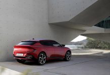 EV6 ridefinisce i confini della mobilità elettrica: design di carattere, prestazioni emozionanti e concezione innovativa degli spazi