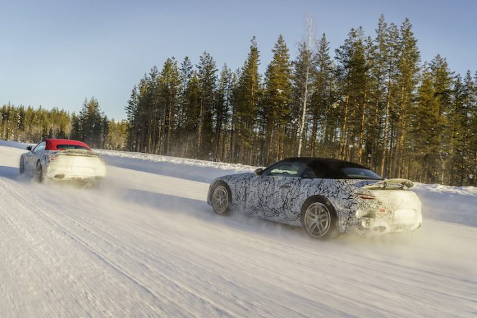 Zukünftiger Mercedes-AMG SL auf abschließender WintererprobungUpcoming Mercedes-AMG SL on final winter development drive