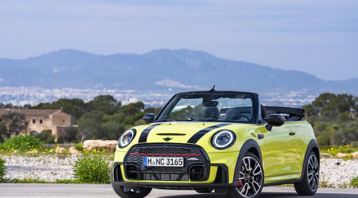 Stile individuale e prestazioni rinnovate: MINI John Cooper Works e MINI John Cooper Works Cabrio