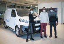 CONSEGNATO IL NUOVO PEUGEOT e-EXPERT AL VINCITORE DELLA PUNTATA SUI RISTORANTI MILANESI CON DELIVERY DI “ALESSANDRO BORGHESE 4 RISTORANTI”