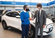 Ford Mustang Mach-E: consegnata la prima in Italia