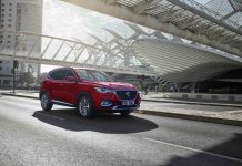 Prima uscita in pubblico per MG al Milano Monza Motor Show con ZS EV 100% elettrica e EHS plug-in Hybrid