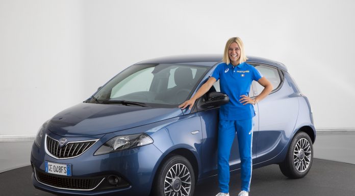 Eccellenze italiane si incontrano: Luminosa Bogliolo guida Lancia Ypsilon verso il Giappone