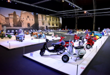 IL PRESTIGIOSO MUSEO AUTOWORLD DI BRUXELLES CELEBRA I 75 ANNI DI VESPA