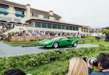 Lamborghini Countach celebrata al Concorso di Eleganza di Pebble Beach (CA, USA).