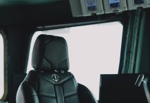 UN SEDILE UNICO PROGETTATO DA DS AUTOMOBILES PER LA POSTAZIONE DEL COMANDANTE DELLA PORTAEREI CHARLES DE GAULLE