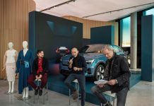 Ethics meet Aesthetics: al Volvo Studio Milano la nuova C40 Recharge, auto che unisce linee fashion e anima green, raccontata attraverso un parallelo con il mondo della moda e le creazioni di Gilberto Calzolari, stilista votato alla sostenibilità