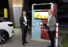 E.ON e il Gruppo Volkswagen presentano una stazione di ricarica rapida con batteria di accumulo