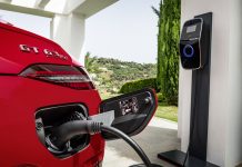 Première internazionale per la prima ibrida Performance di Mercedes-AMG