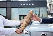 Ha viaggiato su una Volvo XC40 full electric facendo tappa al Volvo Studio Milano il testimone di Relay 4 Nature