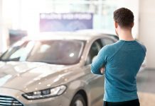 Auto: più di 2 mesi per sceglierla, 3 anni e mezzo per pagarla