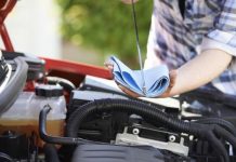 Controllo del livello dell’olio: la maggior parte degli automobilisti non li fa regolarmente, con conseguenze sull’efficienza del motore e le emissioni