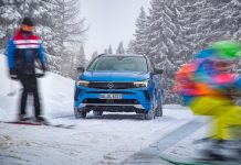 Trazione integrale hi-tech su Opel Grandland Hybrid4 e Opel Insignia