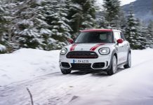 Neve fresca e castelli fiabeschi: a bordo della MINI John Cooper Works Countryman attraverso la gelida Allgäu
