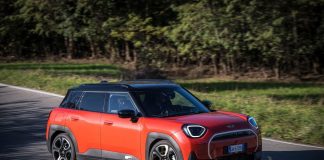 Nuova MINI Aceman e SOS – School of Sustainability, di Mario Cucinella insieme per presentare “URBAN FORNITURE FOR URBAN REGENERATION”,