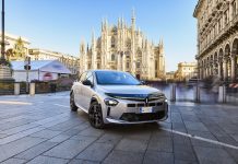 Gioiello tra i gioielli: la Nuova Lancia Ypsilon brilla in via Montenapoleone