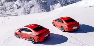 Mercedes-Benz cambia rotta: meno elettrico, più benzina e diesel per tornare alla redditività