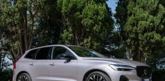 Volvo XC60 è l’auto più venduta della storia del marchio: superata la 240