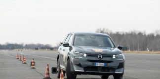 C5 Aircross in finale Car of the Year 2026: test a Balocco