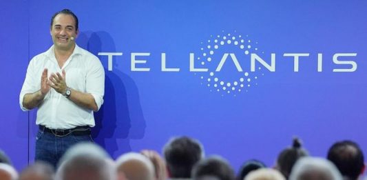 Filosa (Stellantis): nuova equazione per la transizione auto