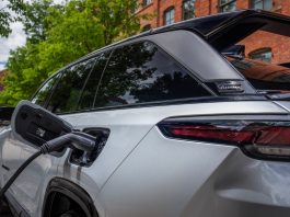 Auto elettriche in Europa: la transizione viaggia a due velocità